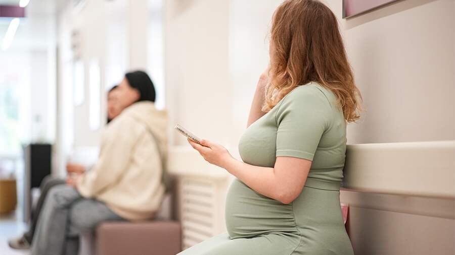 Психолог в помощь будущим мамам: почему не стоит игнорировать визиты во время беременности