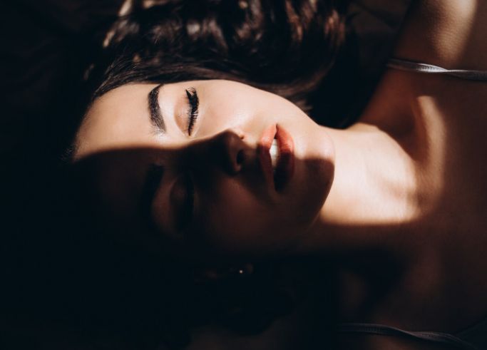 Эмоциональный инцест и поиски женского желания: от стыда к свободе