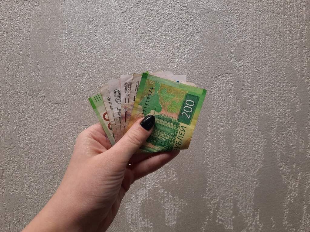 Соседские разборки: мужчина оштрафован за оскорбление 69-летней женщины