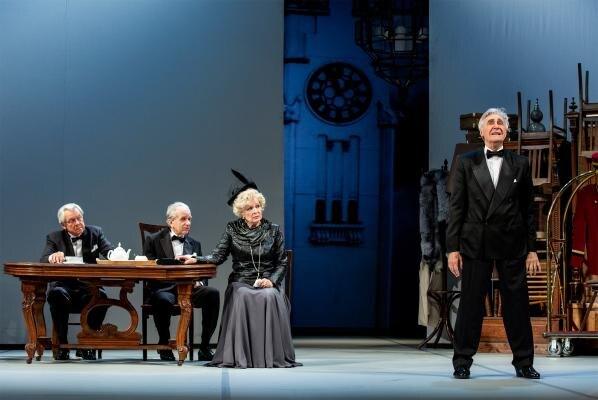 Театральная хроника: что скрывается за «Соло для часов с боем»