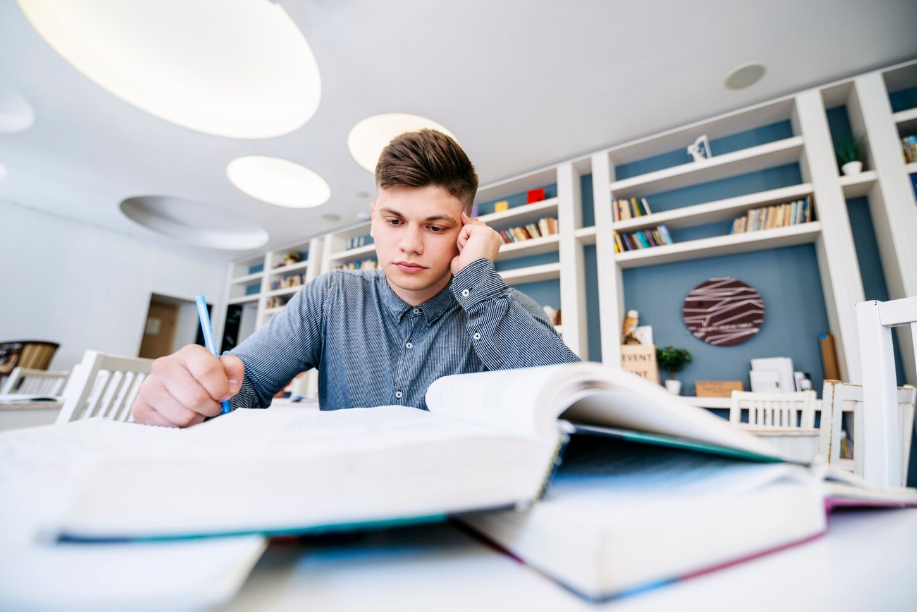 Как справиться с тревогой и стрессом перед экзаменами: советы для старшеклассников