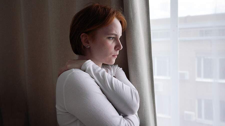 Социальная тревожность: биология страха и новая надежда