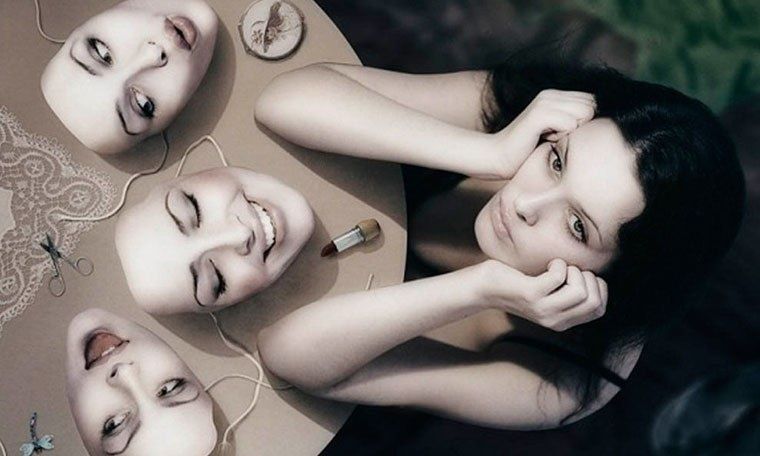 Как травма отвержения формирует взрослые маски поведения