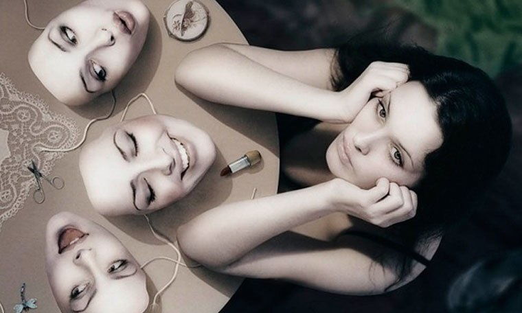 Как травма отвержения формирует взрослые маски поведения