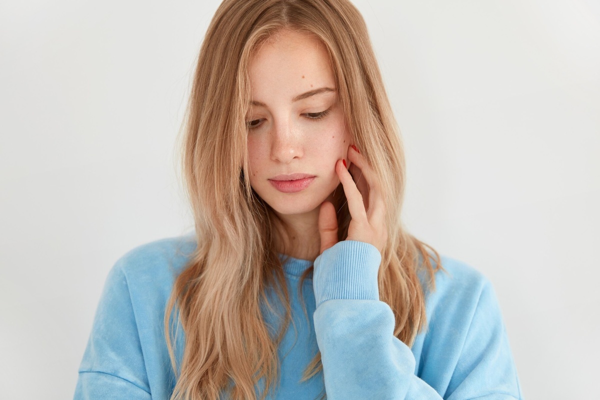 Причины онемения левой щеки: когда волноваться и что делать